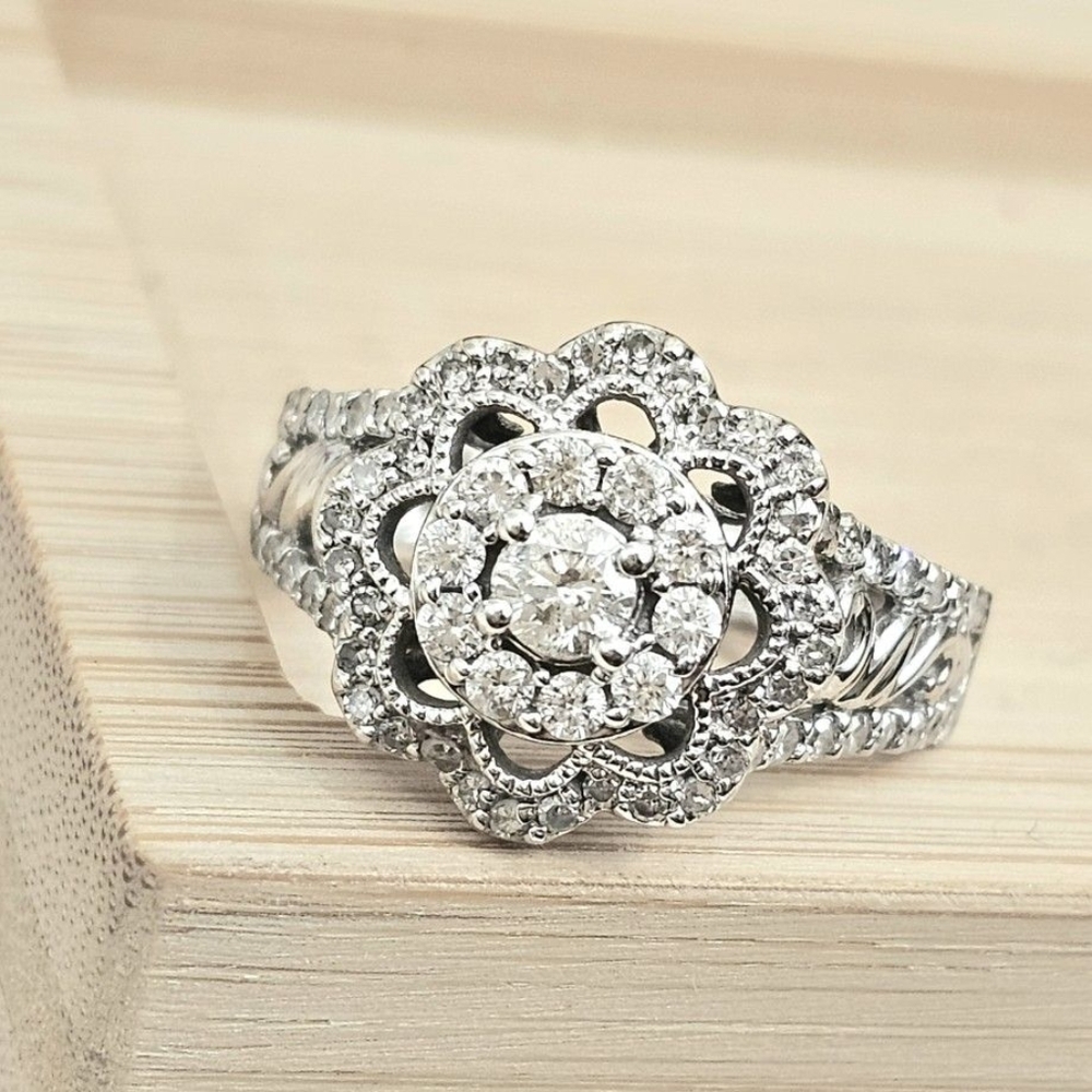 Simply Vera Vera Wang Diamond Flower Ring 🌸 14K